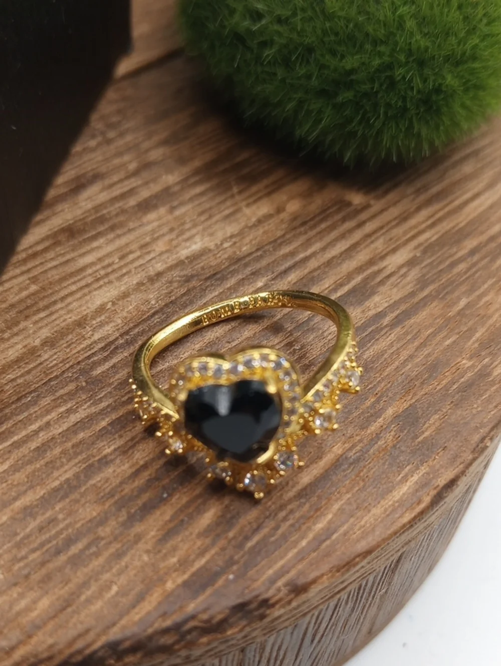 Bomb Party Midnight Crystal Black Heart Gem Ring  💍 Size 7 R304
